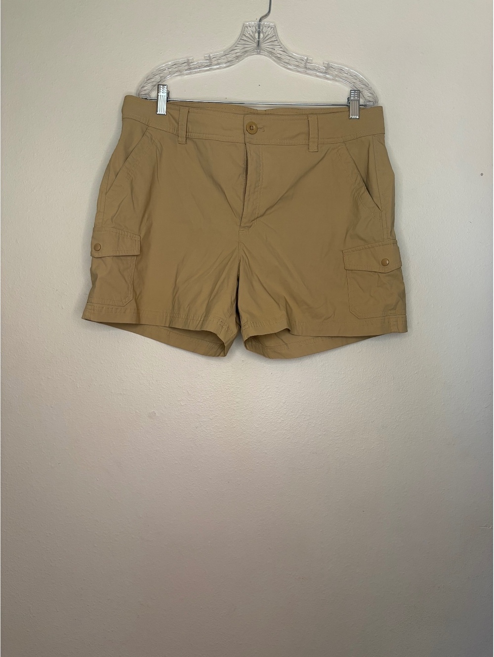 Columbia Women's Khaki Cargo Shorts Size 10